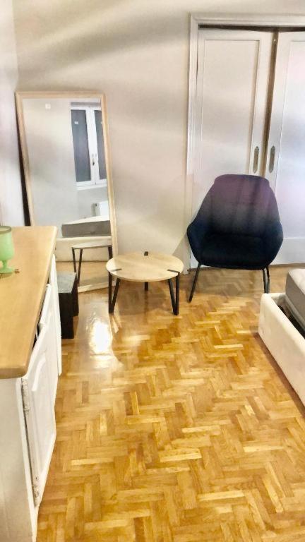 Economy Shared Apartment E In Central Athènes Extérieur photo